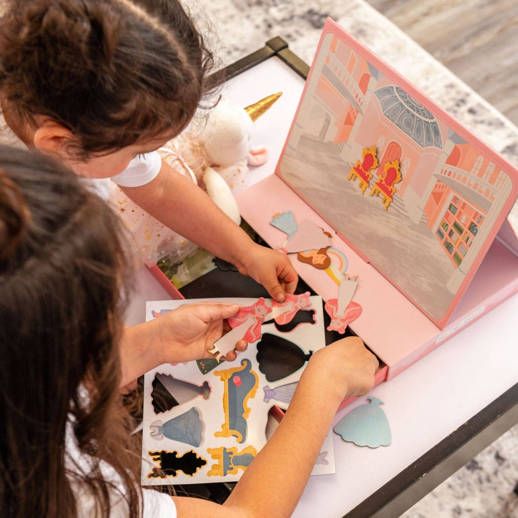 Magnetic Adventure Scene Play Set
