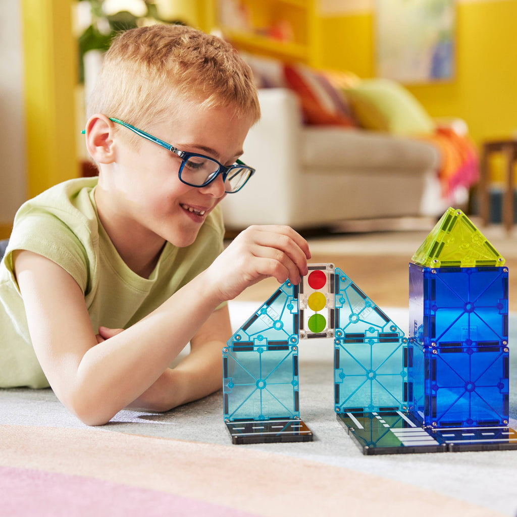 Create your own traffic stop with our MAGNA-TILES® Police Patrol – 20-Piece Magnetic Building Set.