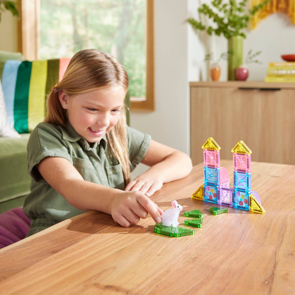 Hop along with our compact microMag spring travel set!