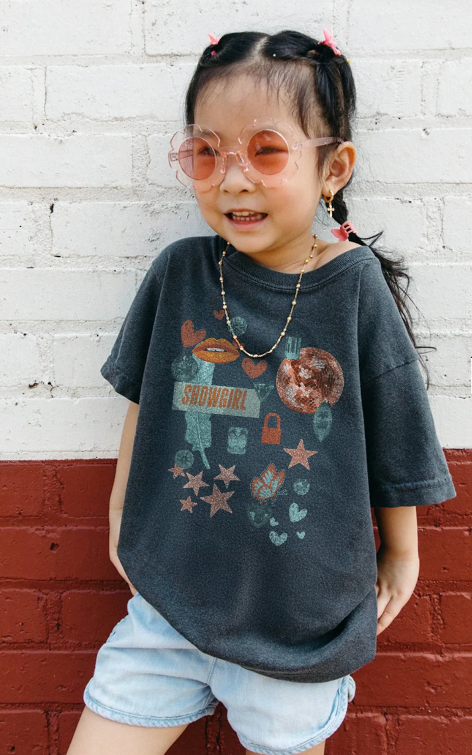 Showgirl Collage Tee in Pepper