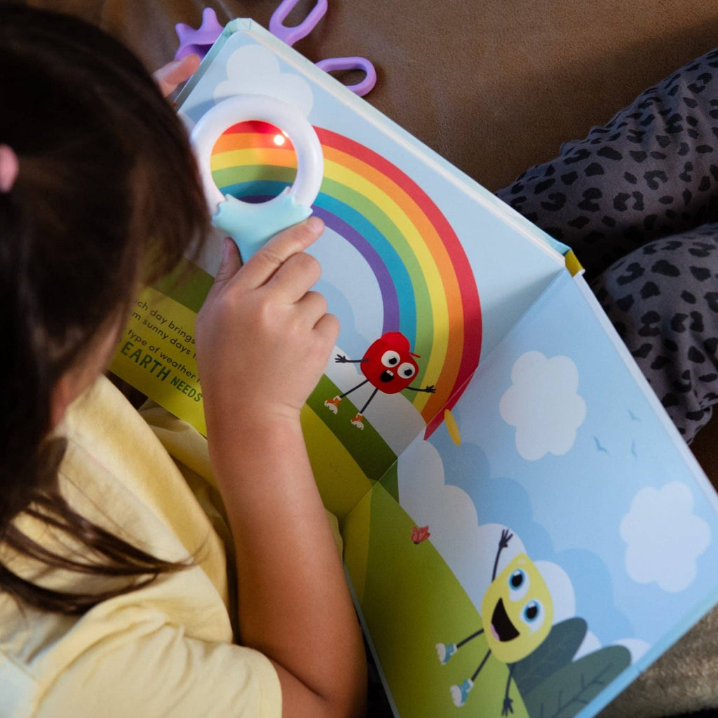 Using the included Magic Magnifier™ wand, kids wave, search, and discover as pages magically light up and glow, bringing weather patterns to life.